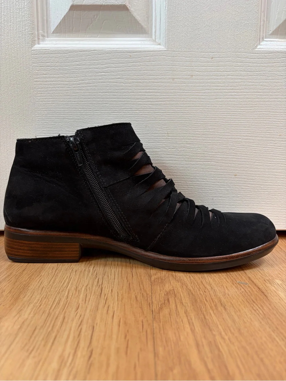 Naot Black Velvet Nubuck Leveche Ankle Boots Size 41 (10/10.5)